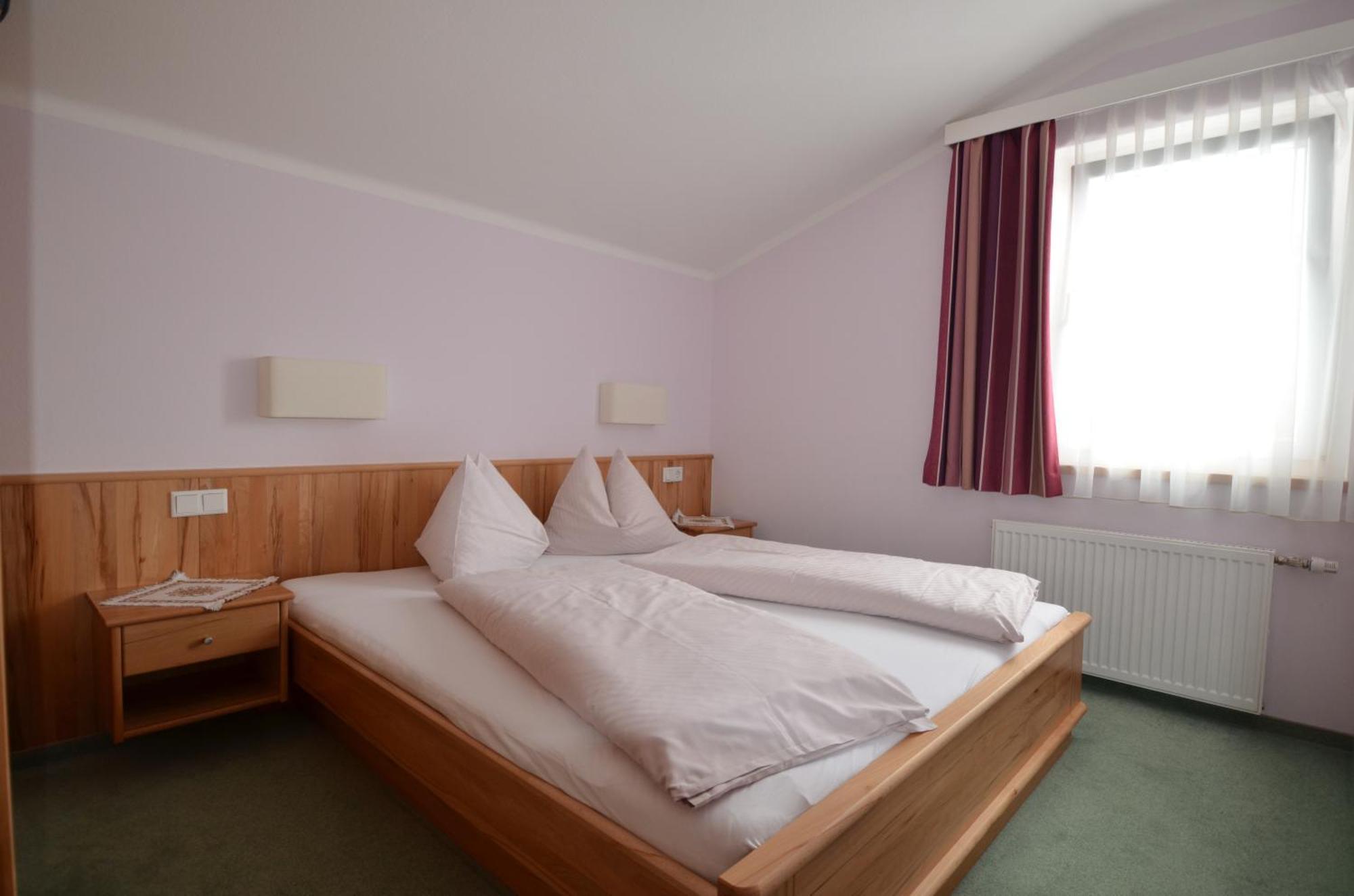 Appartements-Pension Lindenheim Шладминг Стая снимка